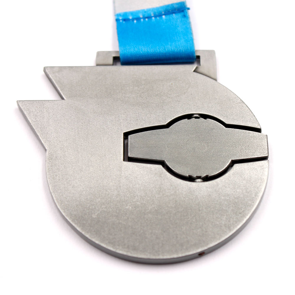 Personalized UV-printed die-cast metal medals, traditional style custom sports awards, and corporate carnival gifts with lanyards.