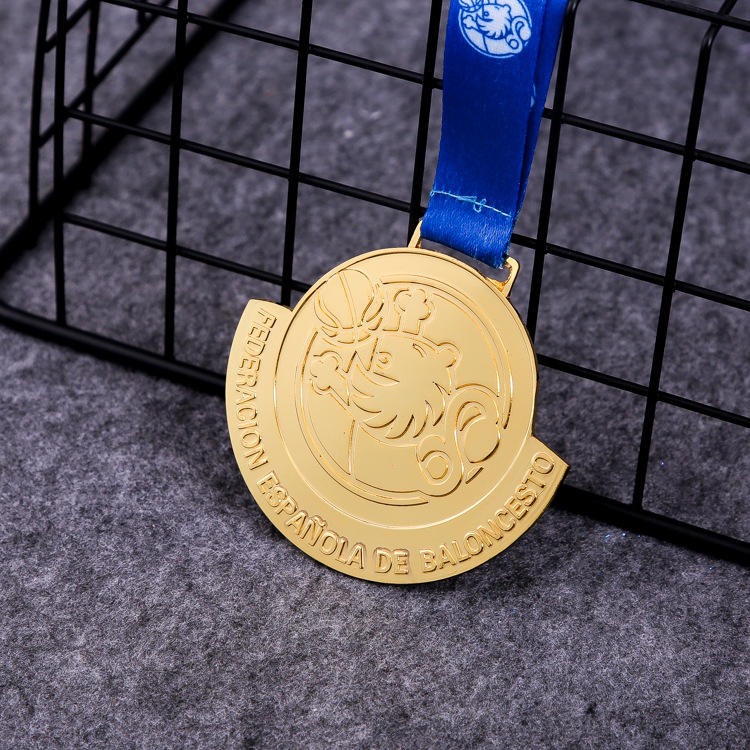 High-quality custom zinc alloy sports rowing national marathon medals (gold, silver, bronze).