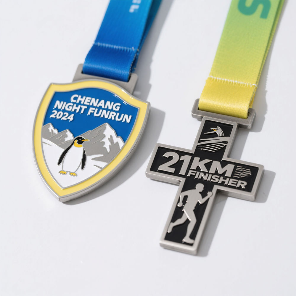 Children's Baseball Shield Medal, Bright Gold Enamel Baseball-Shaped Tournament Commemorative Badge