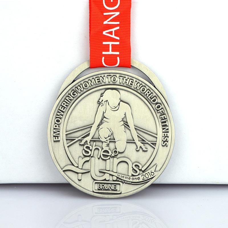 Fitness-themed race medals: Retro silver base with 3D embossed starting pose medals.