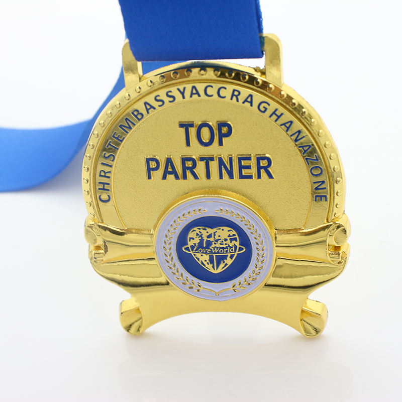 Manufacturing supplier designs trophies, medals, custom metal 3D logos, football matches, sports gold medals