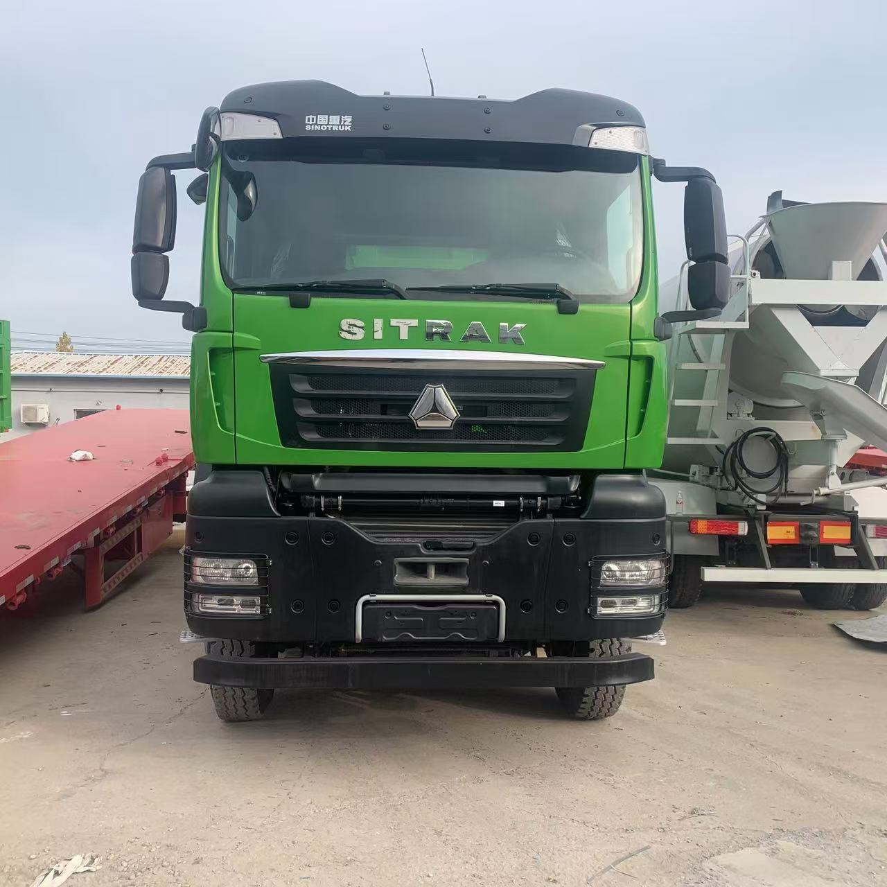 Sitrak Dump Truck    8✖️4
