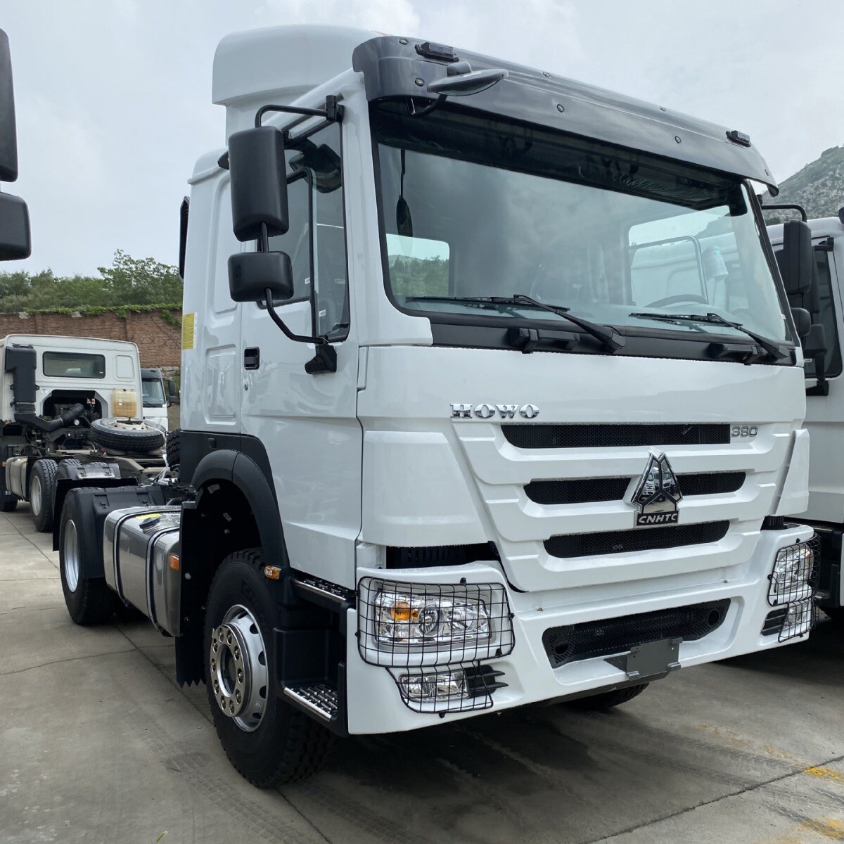 Hot Sale Howo Tractor Truck 6x4 380hp 10 Wheels Tractor trucks For Africa