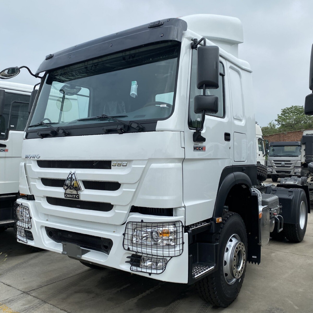 Hot Sale Howo Tractor Truck 6x4 380hp 10 Wheels Tractor trucks For Africa