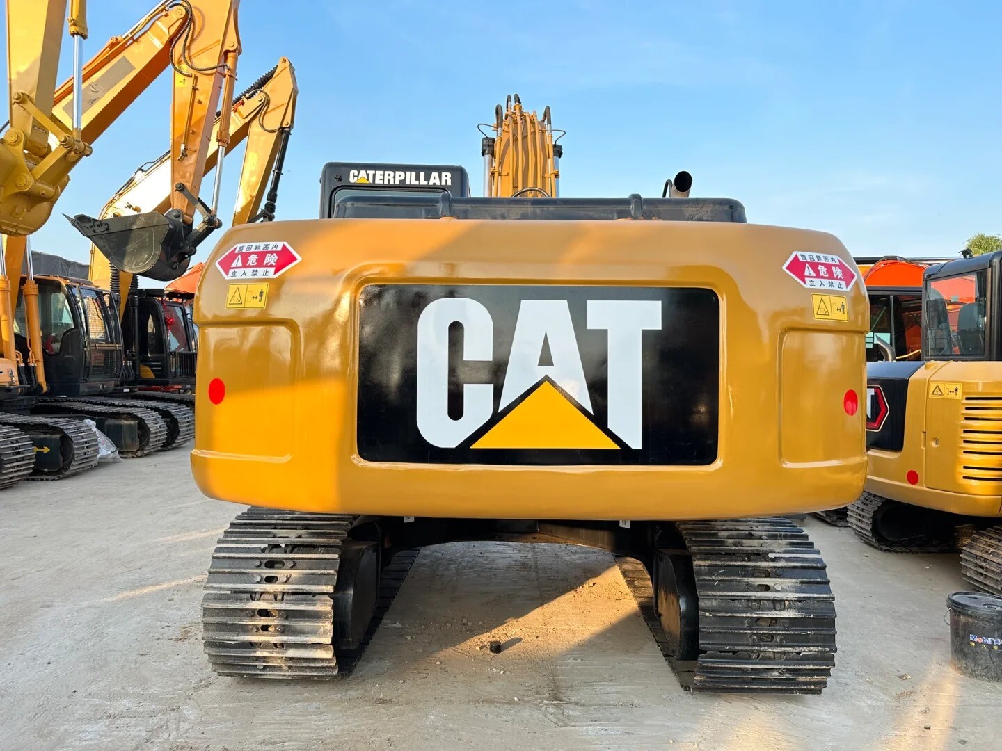 Carter 320 Excavator