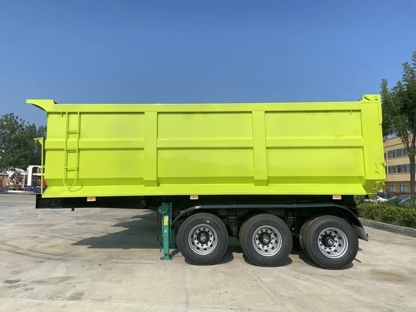  3-axle U-type Dump Trailer