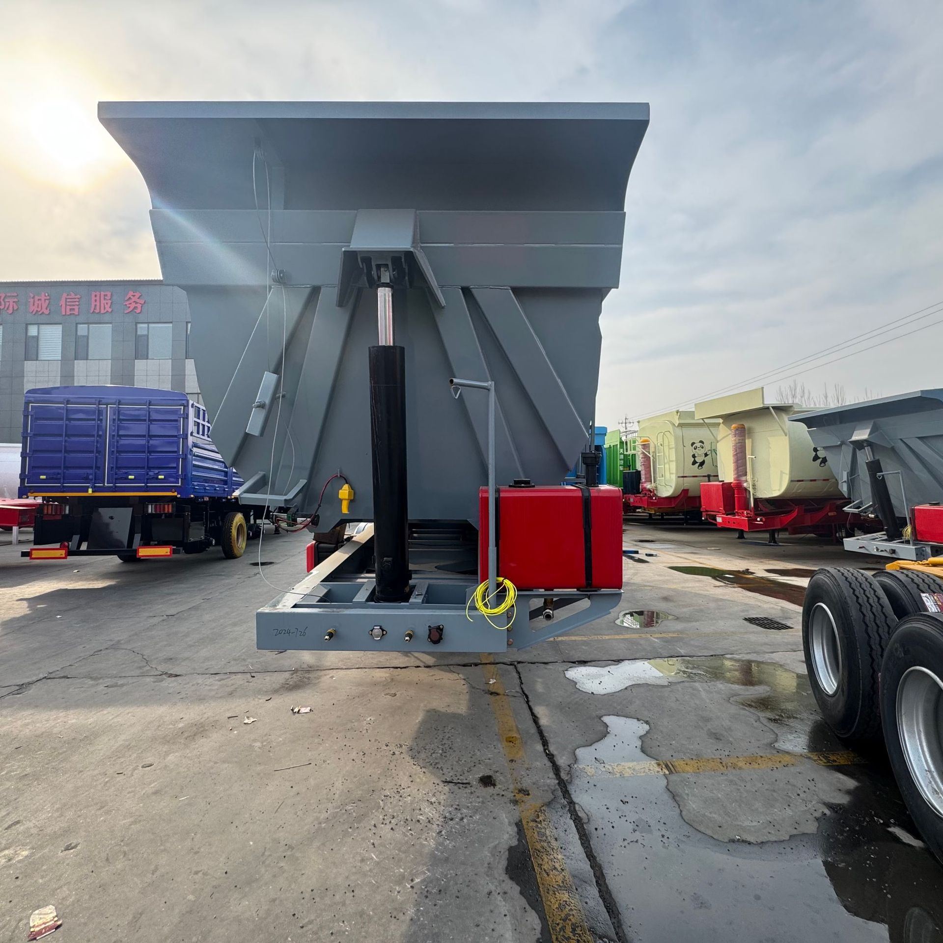  3-axle U-type Dump Trailer