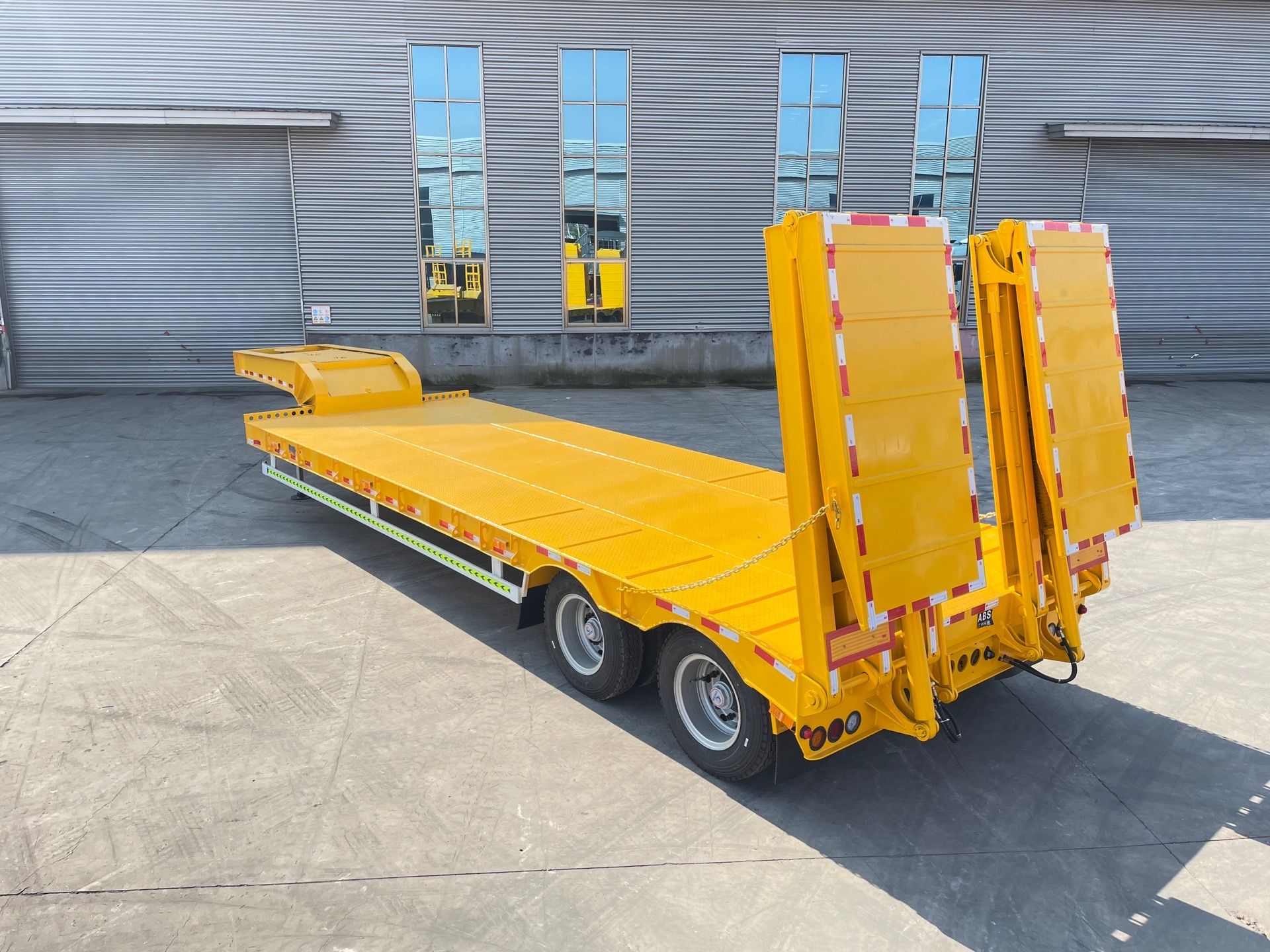 Low Bed Trailer