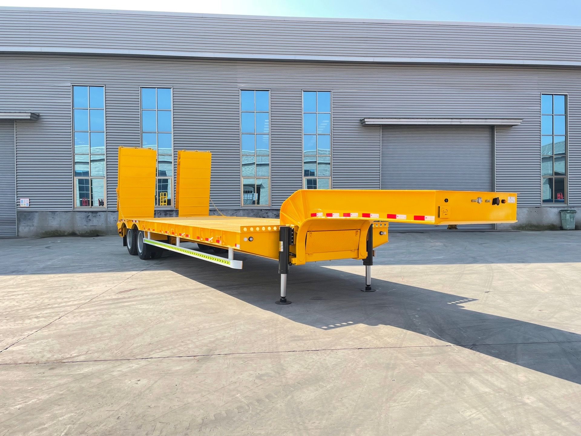 Low Bed Trailer