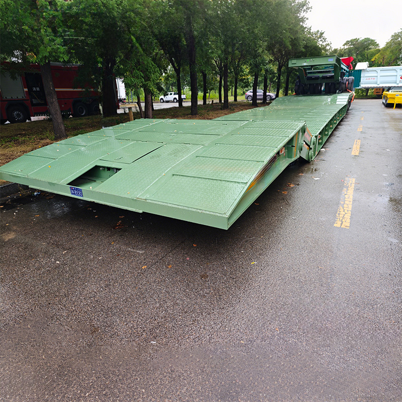 Gooseneck Semi-Trailer