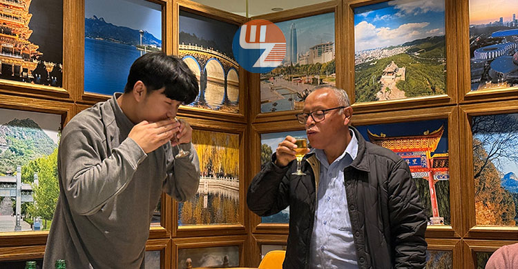 Peru Customers Came to WUZHOU to Buy Howo T7H Water Tanker Truck