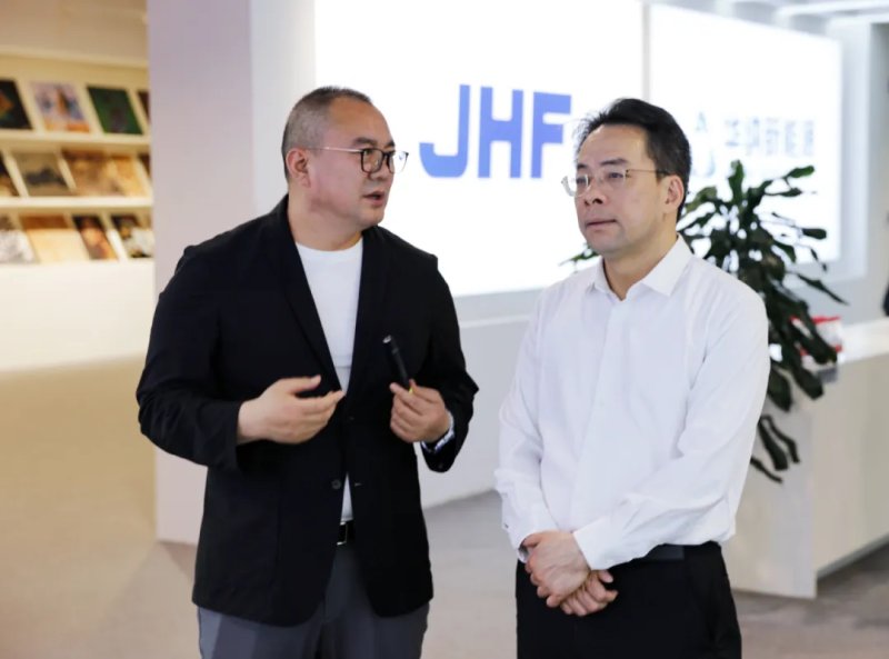 1744854747771310475797942274.jpg 图片