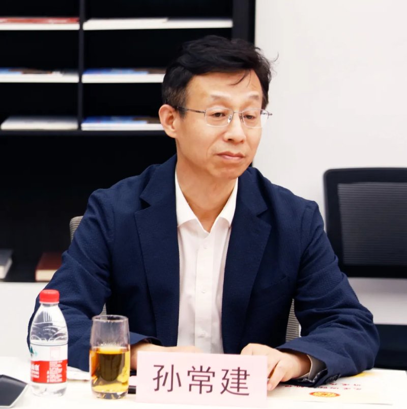 1744854747771310475797950464.jpg 图片