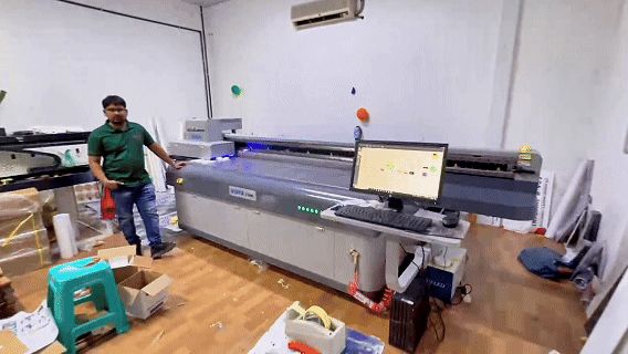 Des feuilles plates aux rouleaux, les clients de Dubaï construisent des lignes de production efficaces.