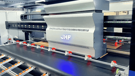 Gagner en rapidité, exceller en précision ! L’imprimante haute vitesse JHF CZ2516 pour l’impression directe sur emballages en carton ondulé ouvre une nouvelle dynamique.