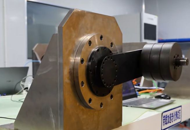 prueba de carga del módulo de articulación robótica