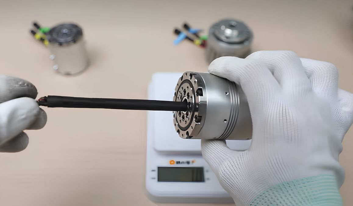 Actuador articular armónico para muñecas robóticas Actuador articular armónico para muñecas robóticas