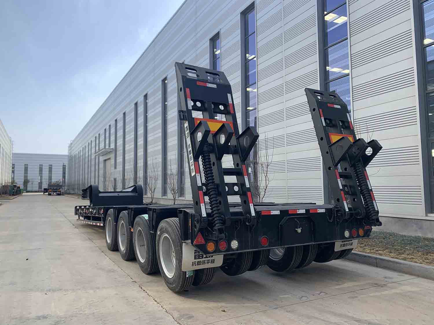 Prix des semi-remorques surbaissées/remorque surbaissée 80 tonnes à vendre/remorque surbaissée modulaire modulaire