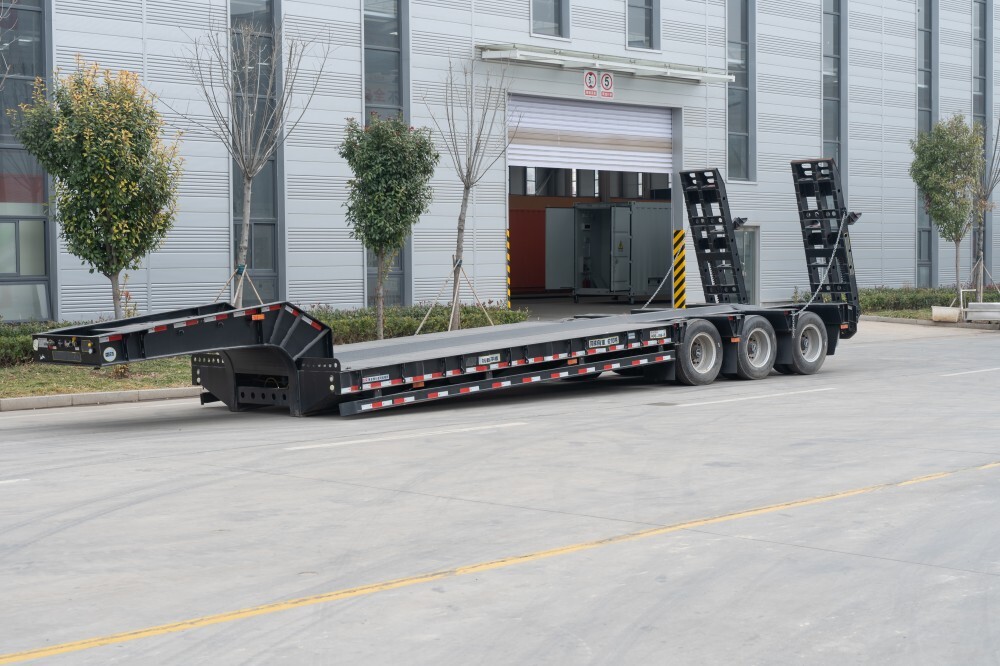 Remorque surbaissée lourde à vendre/remorque semi-remorque surbaissée à 4 essieux/remorque surbaissée 100 tonnes fabricant