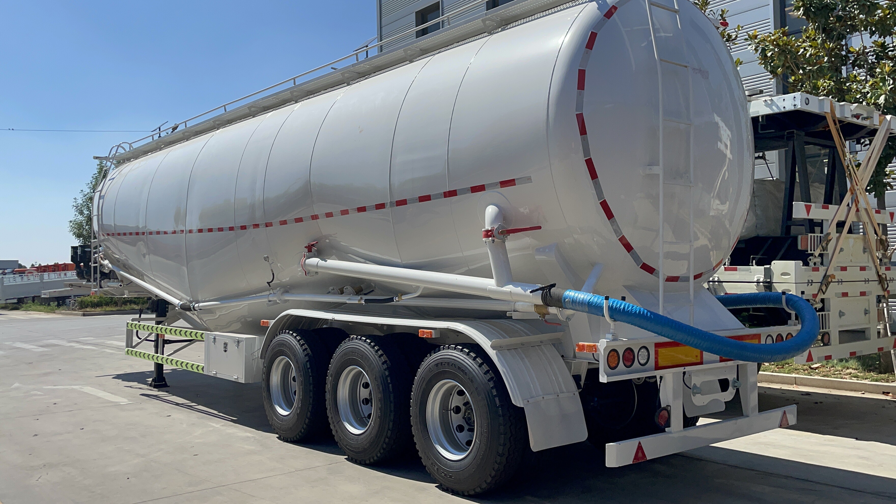 Remorque de ciment en vrac / camion-citerne de ciment en vrac semi-remorque / camion-citerne de ciment à vendre