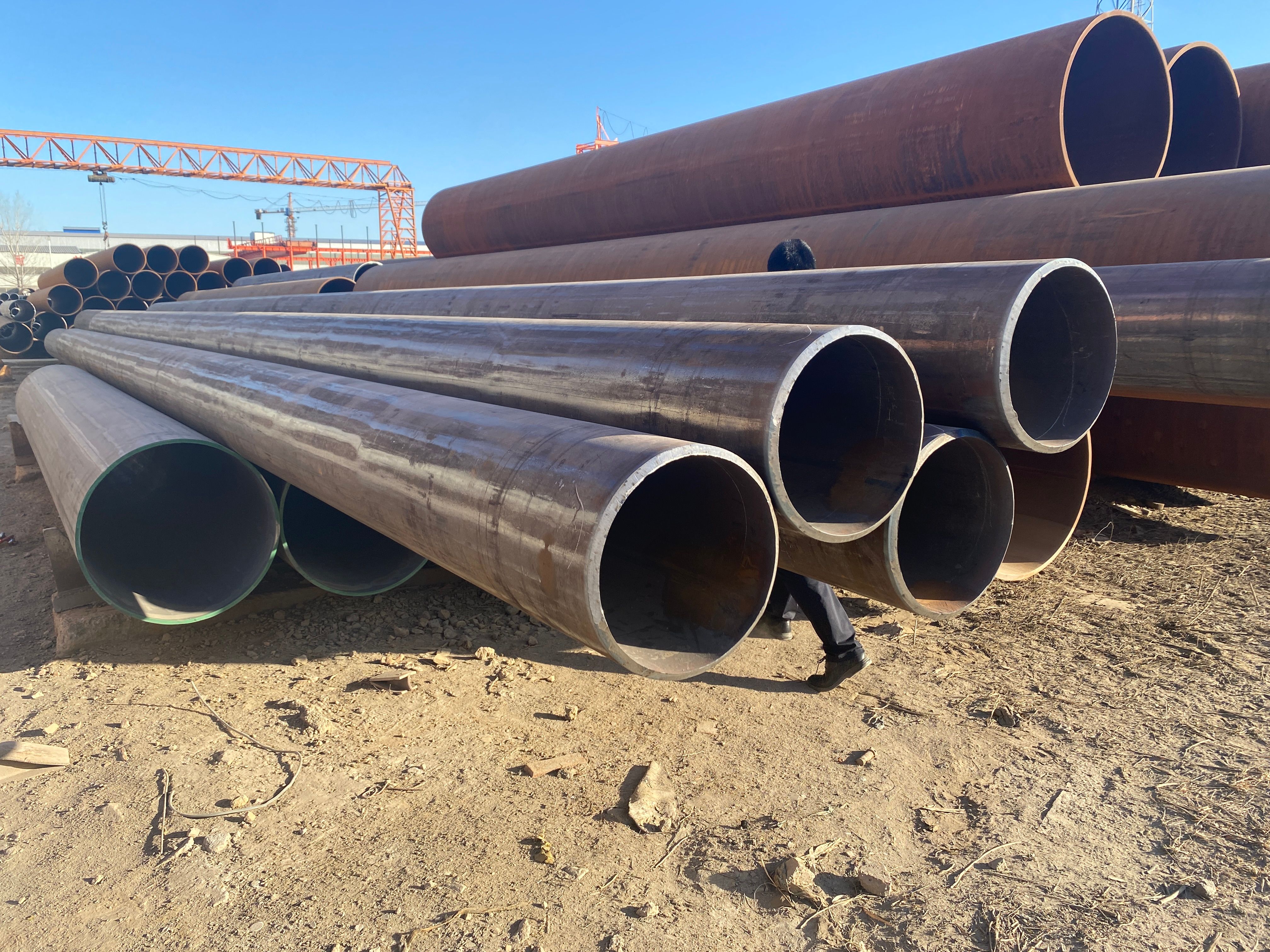 API 5L 5L X42 X42 X52 X56 X60 أنابيب الصلب SSAW الأنابيب الفولاذية الحلزونية الملحومة SSAW المستخدمة لأنابيب تغليف آبار المياه