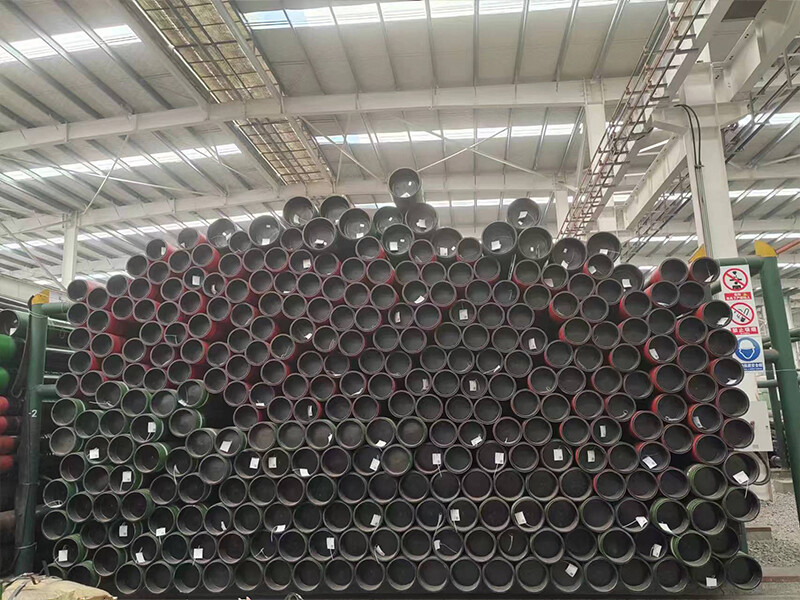 أنابيب غلاف النفط الفولاذية غير الملحومة API 5CT من الصلب غير الملحوم J55 N80 L80 تقنية اللحام واللكم 12 م طولاً للاستخدام الهيكلي