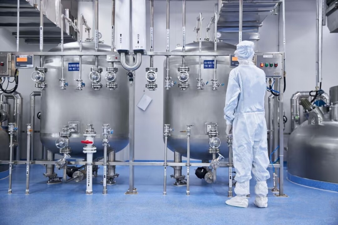 Construction Safety & Fireproof Materials Acts as a flame retardant and structural enhancer, delaying flame spread and improving concrete durability to ensure building safety.