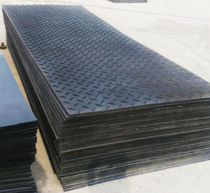 A Solid Path Through the Mud: How Polyethylene Road Mats Solve Construction Site Access Challenges