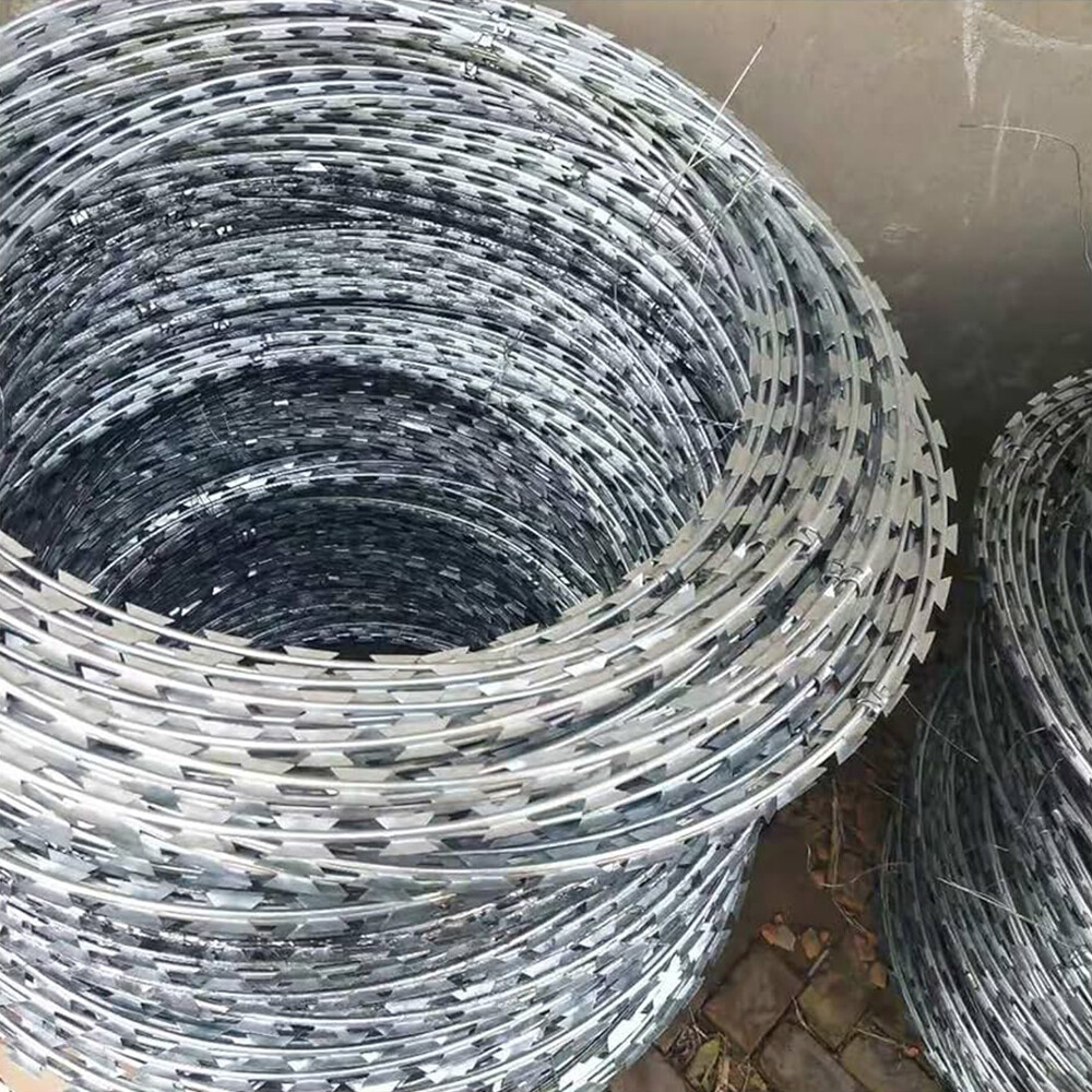 MILITARY CONCERTINA RAZOR WIRE