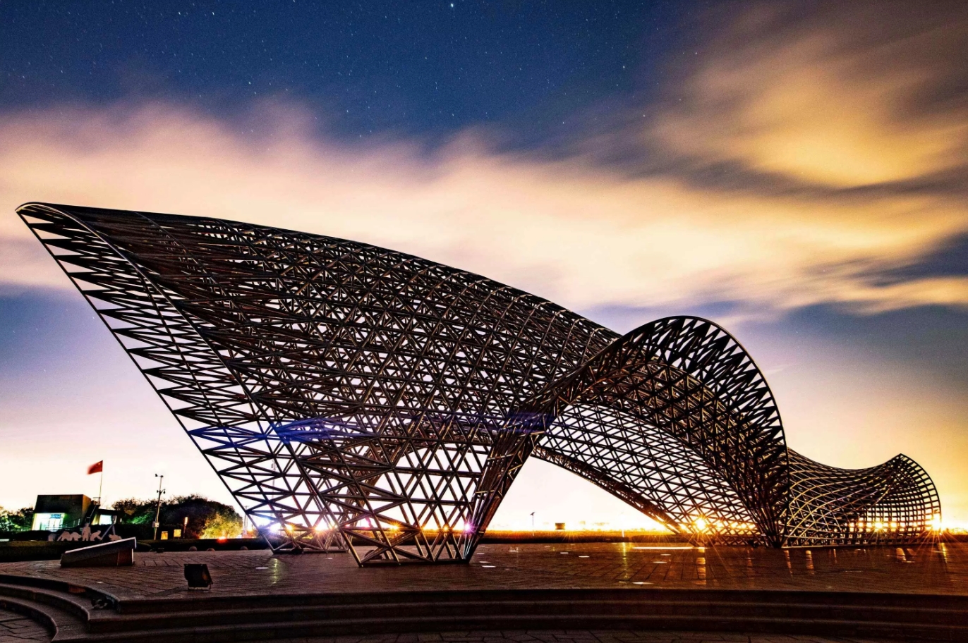 Adopting anti-slip technology in perforated plates offers several key benefits