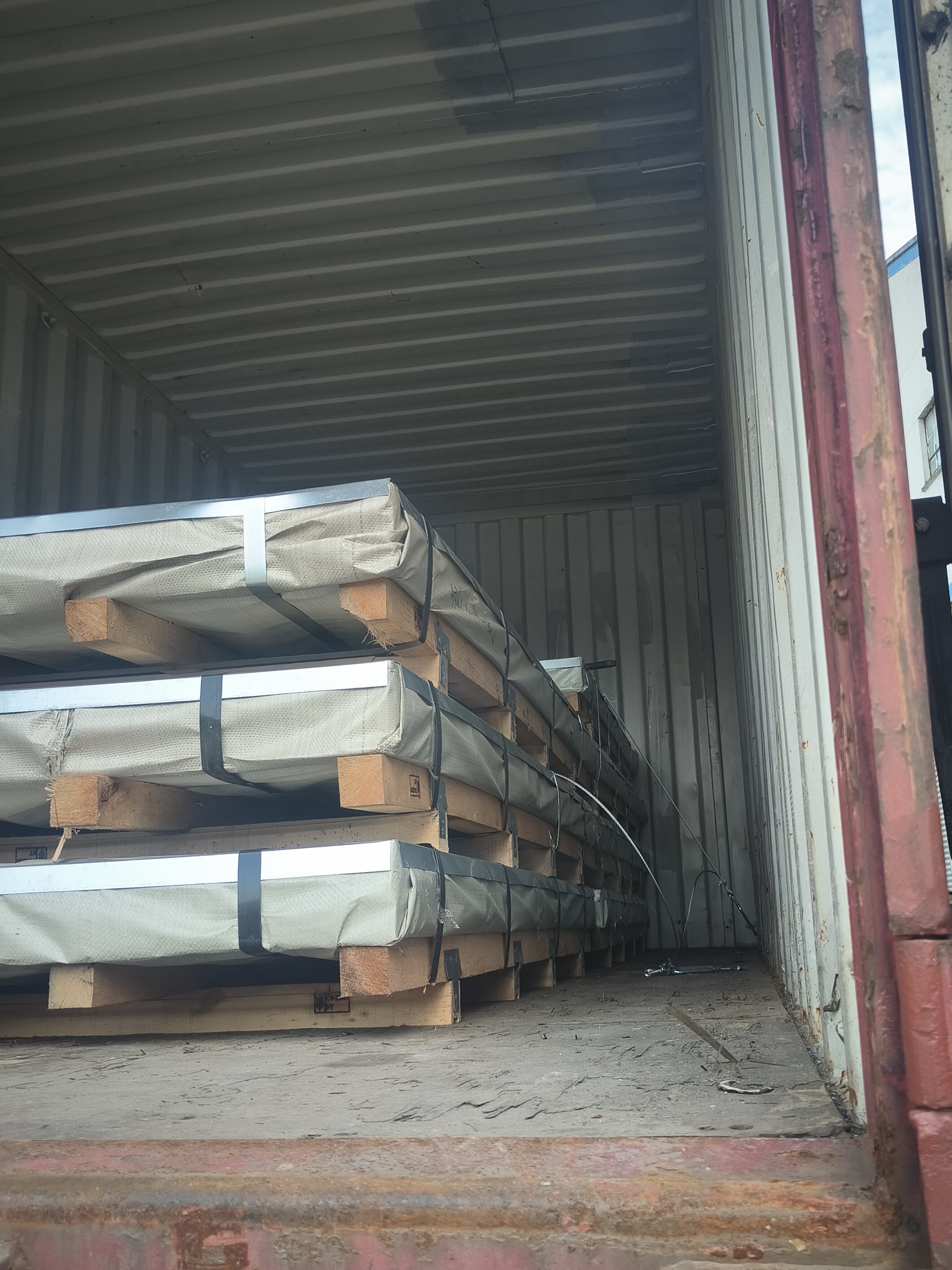 9b2af3ce-94f0-48dd-afde-f88988136074.jpg