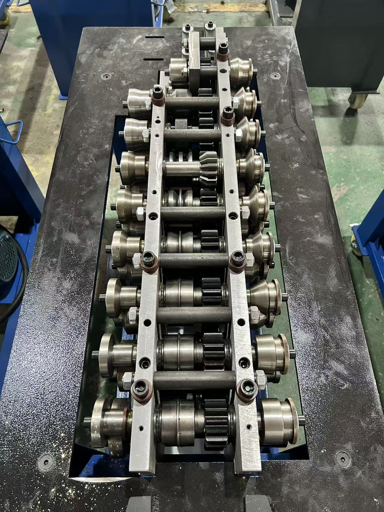 LC-15DR High Speed Pittsburgh Lock Machine
