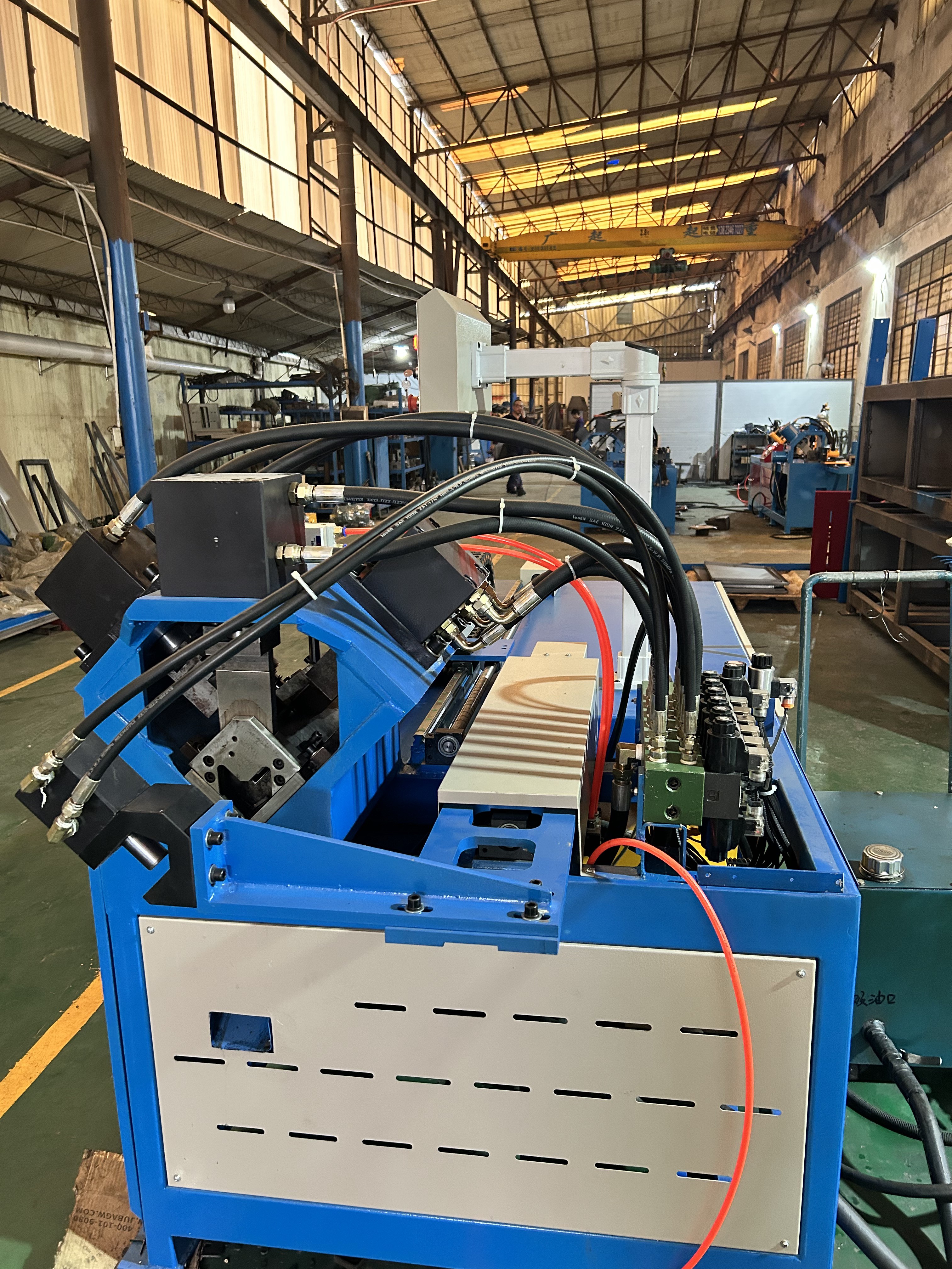 Angle iron flange punching machine