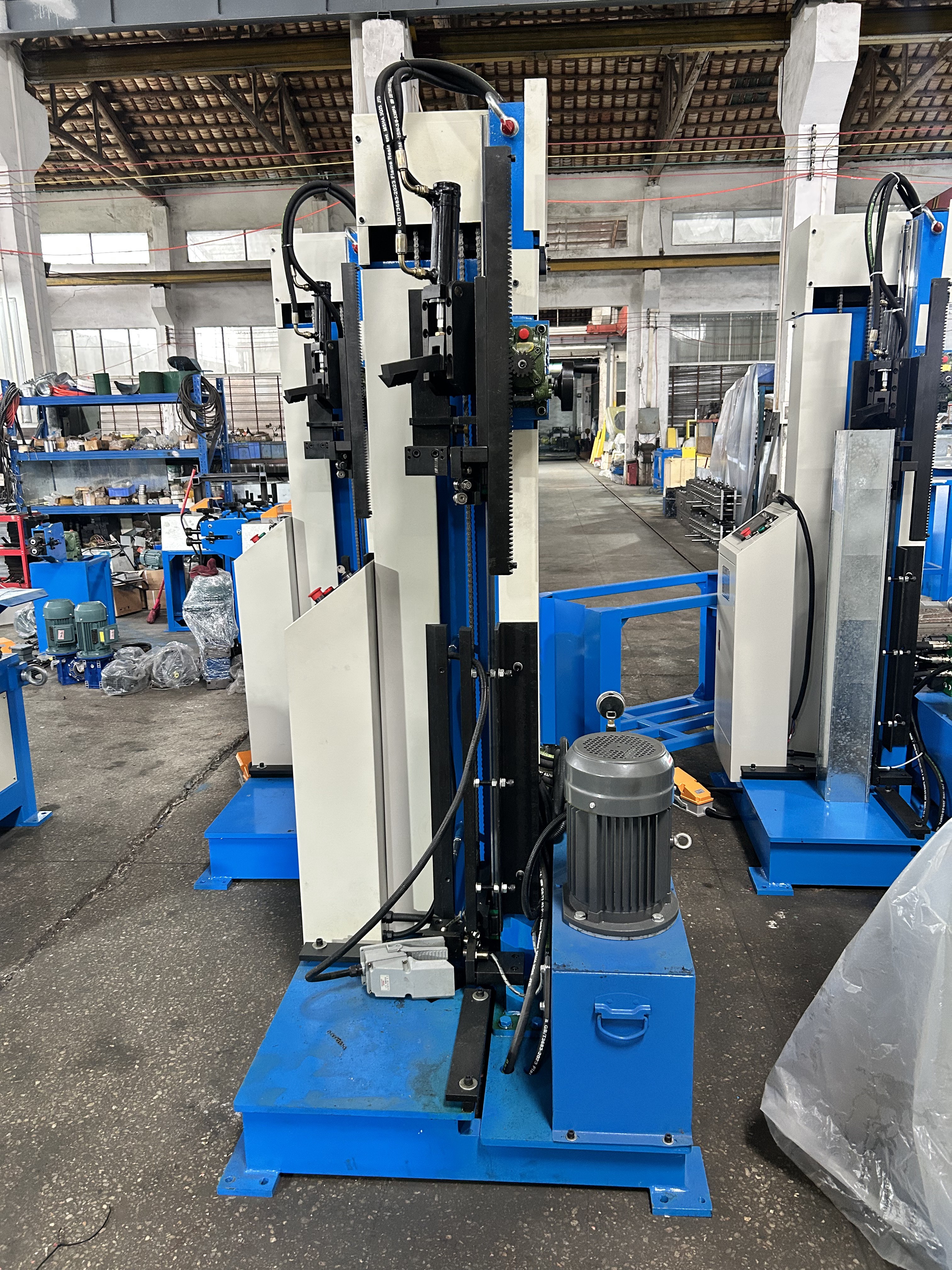 Duct lock linking machine