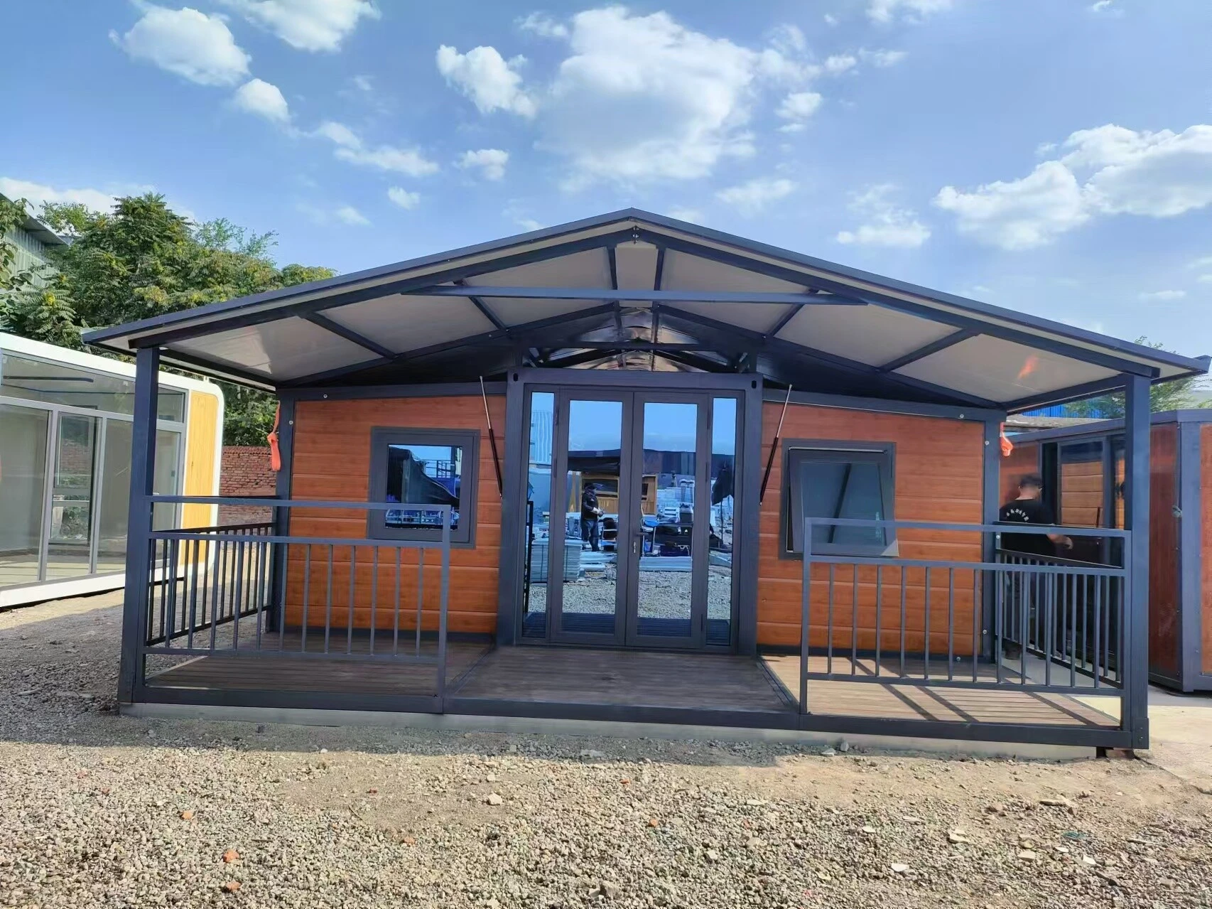 20 ft Dual-Wing Expandable & Foldable Container House