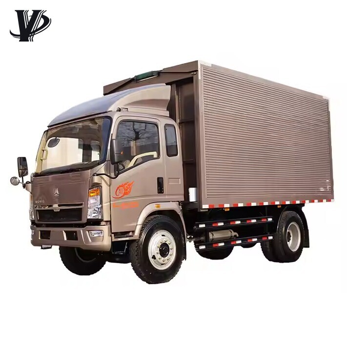 Howo 6 wheel mini box van truck