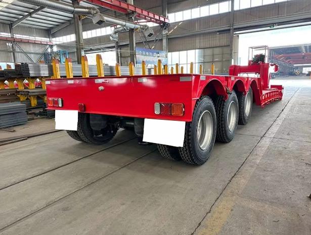 3 Axle 50T Lowbed Semi-Trailer For Transporting Wheel Loader