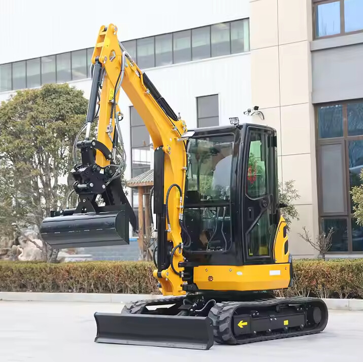 3.5 Ton Small Tracked Excavator With Clamp Attachments