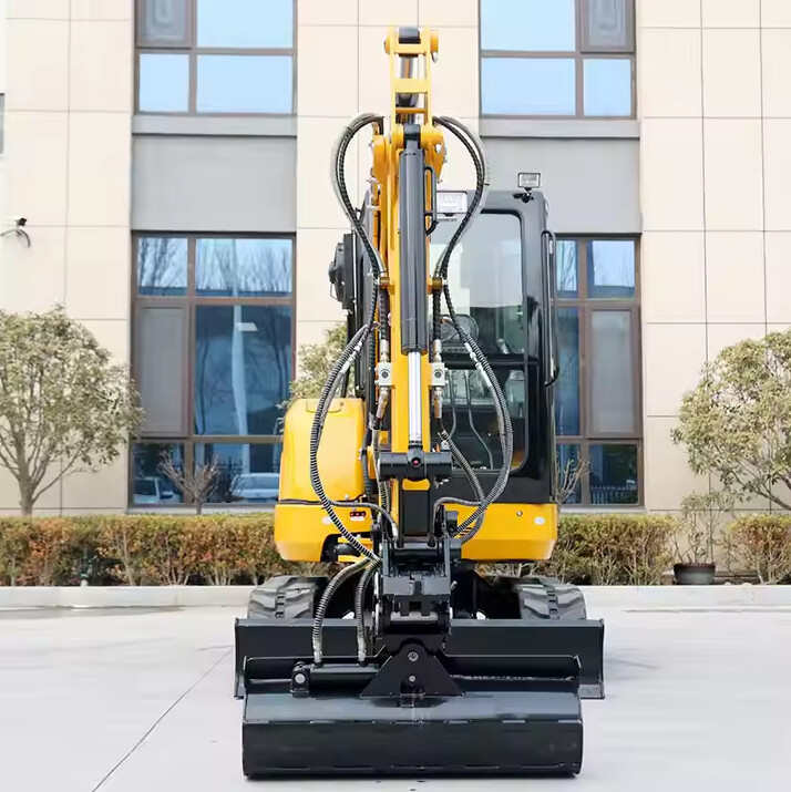 3.5 Ton Small Tracked Excavator With Clamp Attachments