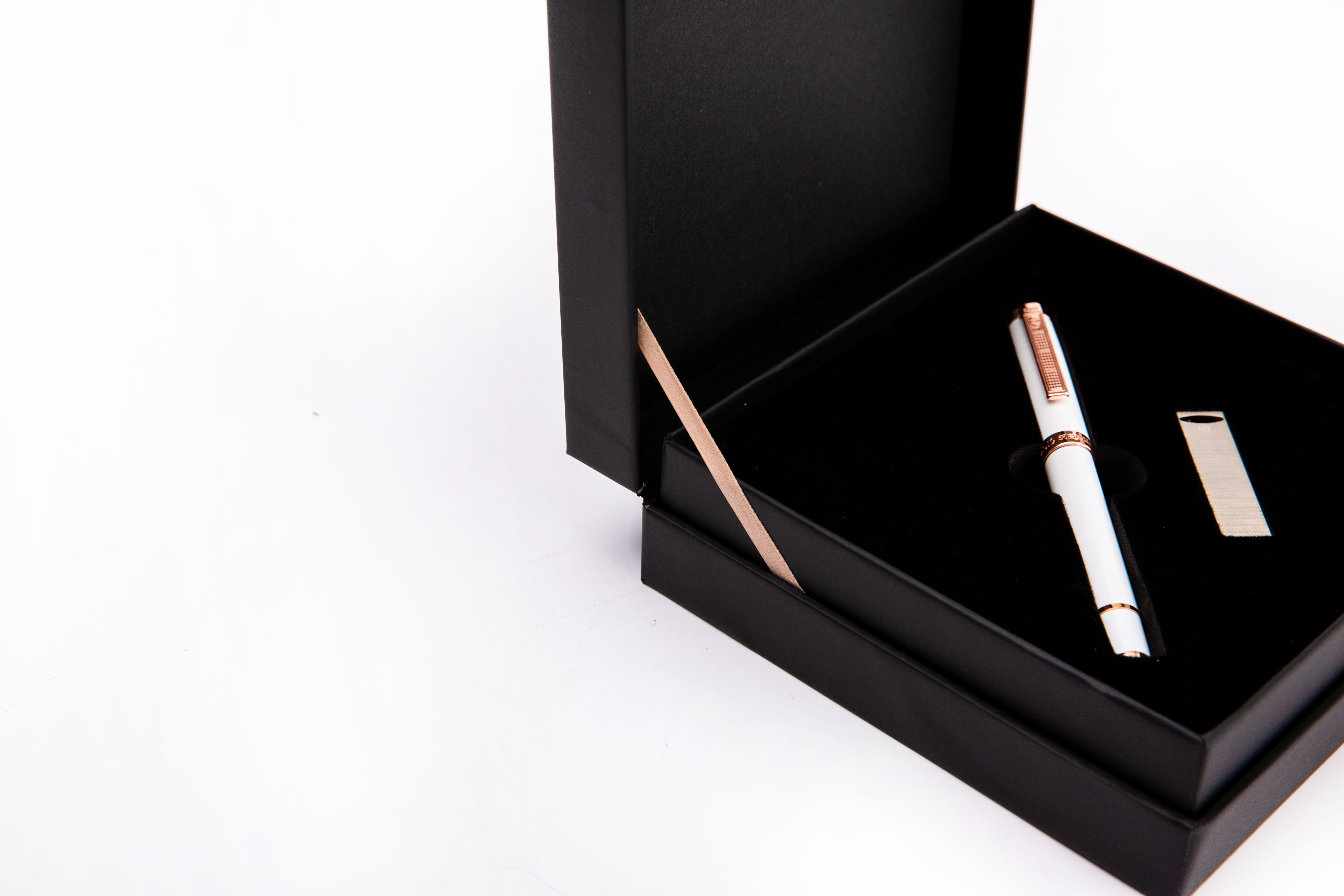 Lift-off Lid packaging