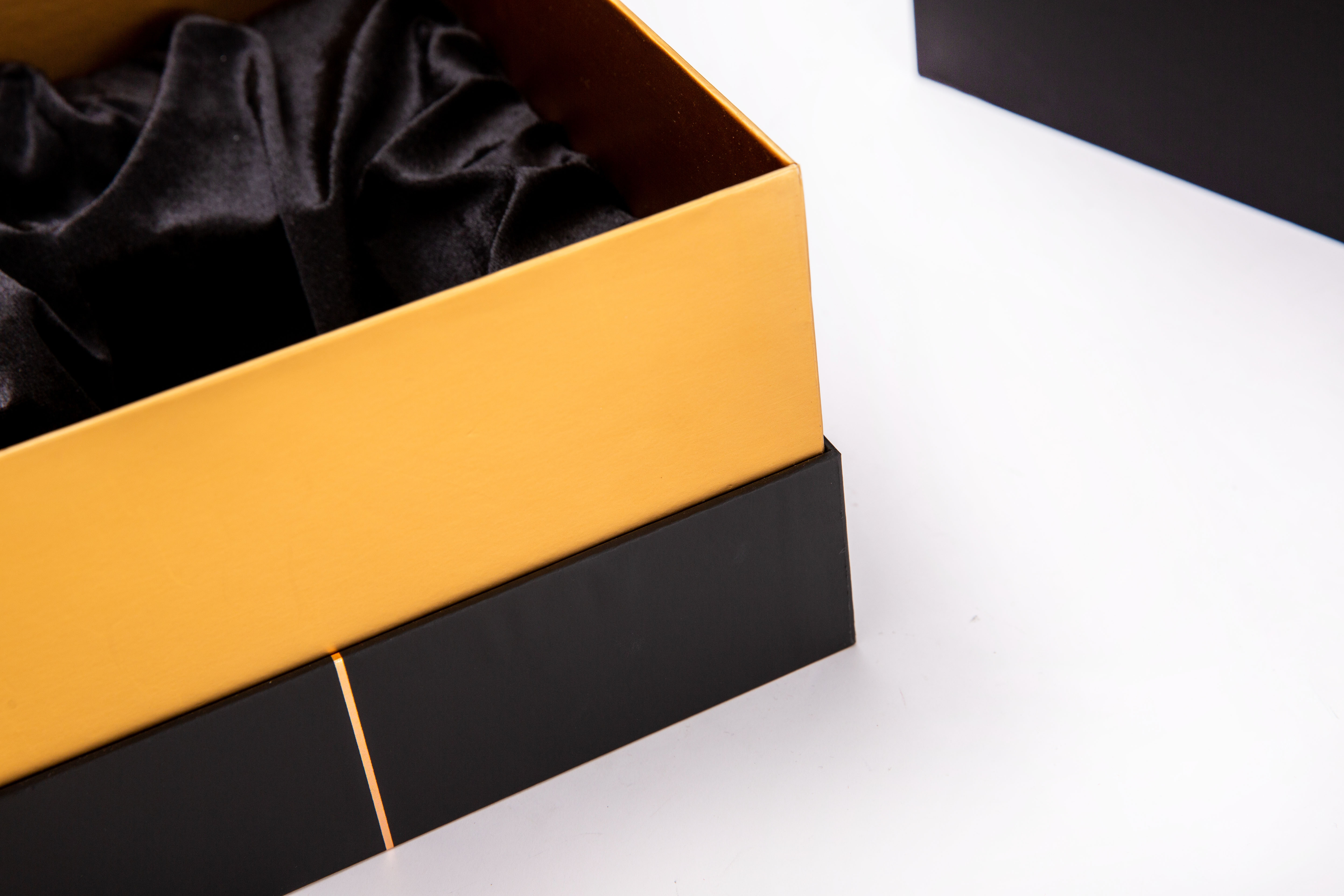 Lift-off Lid packaging