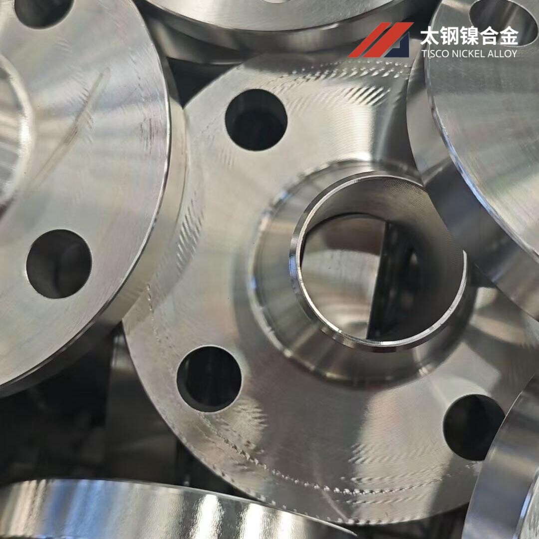 High-temperature nickel alloy flanges