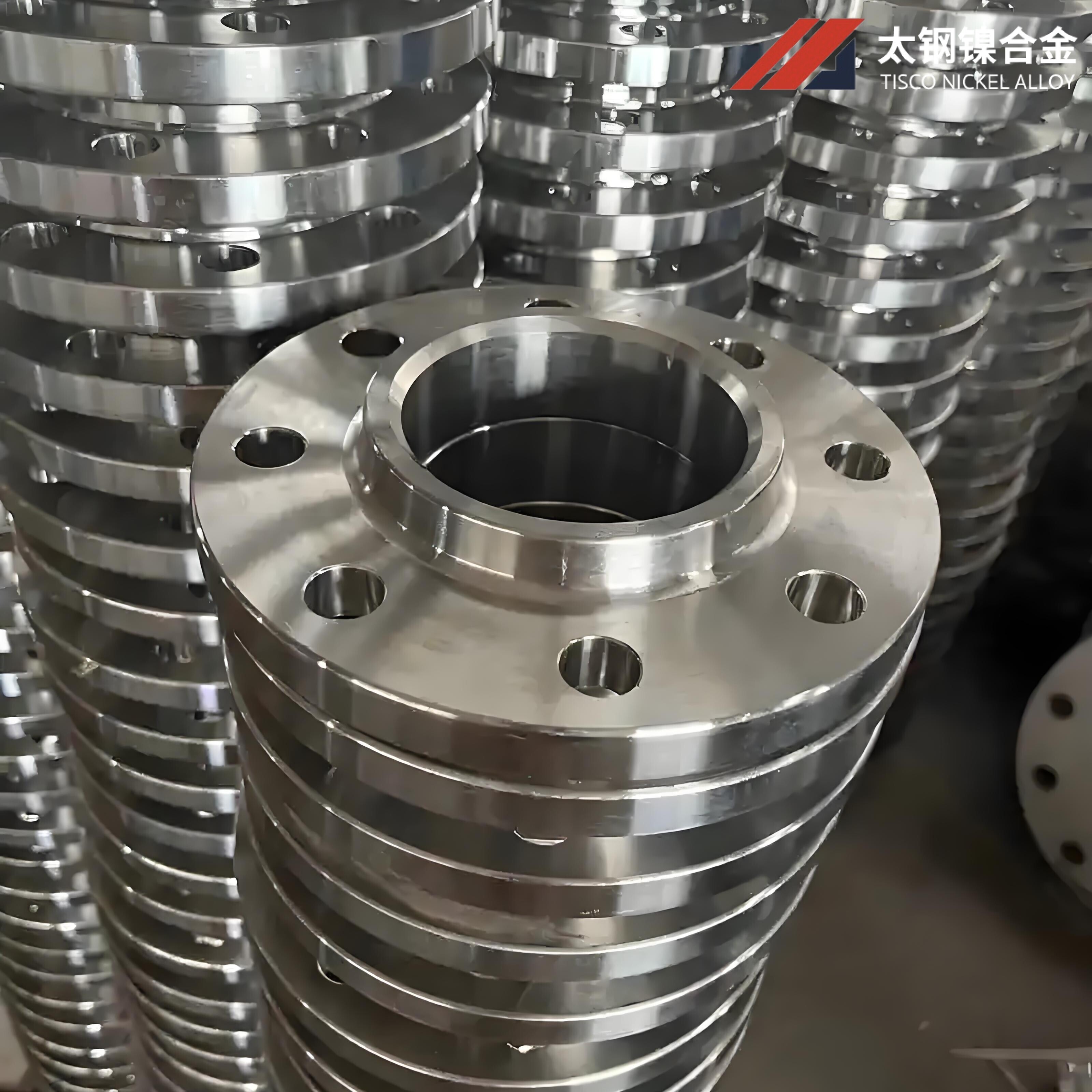 High-temperature nickel alloy flanges