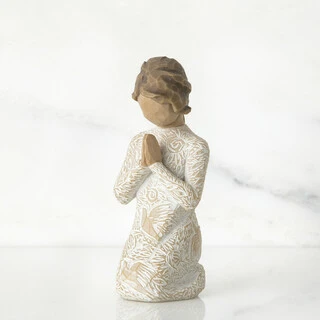 CYR25002 Pray Figure