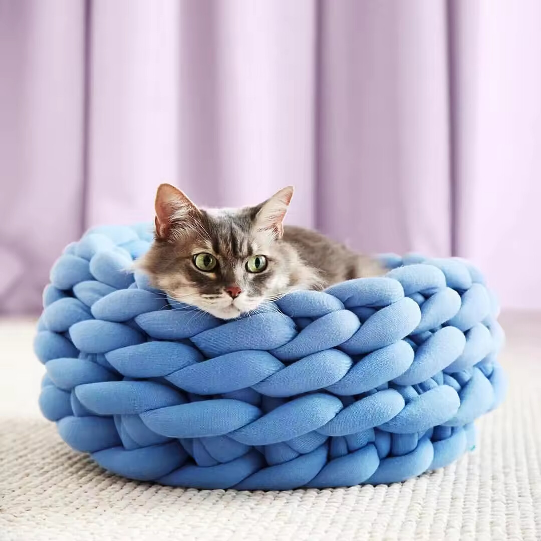 Wholesale Manufacturer Custom Logo Round Pet Product Weaving Small Dog Bed for Cats