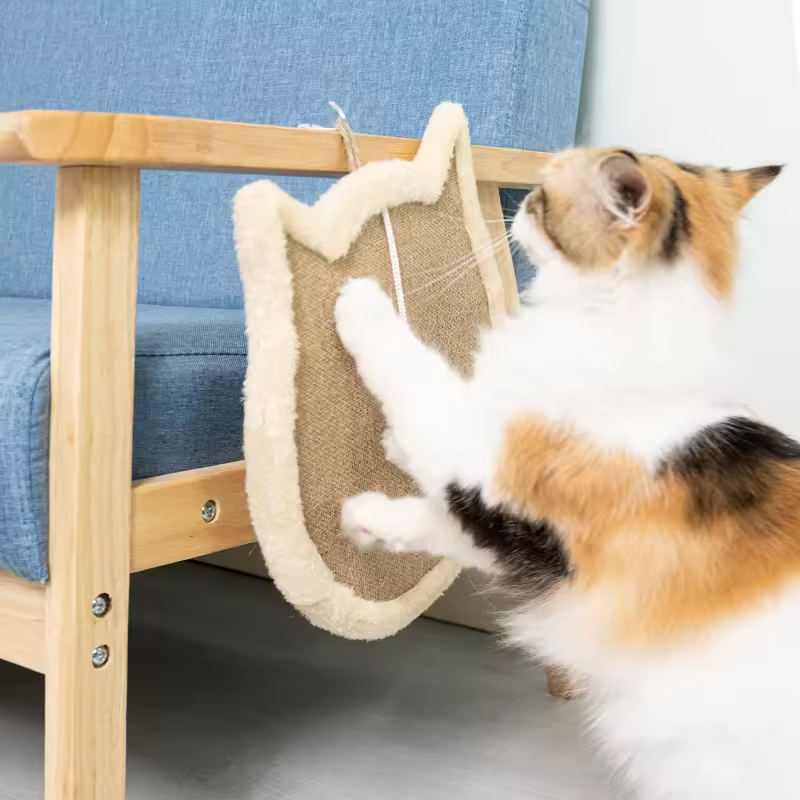 Fish Shape Sisal Cat Scratcher Board with Viscose Hook