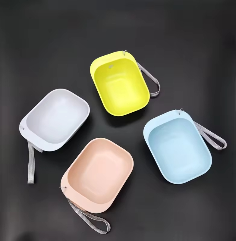 Outdoor Portable Dog Water Bottle Dispenser Tool