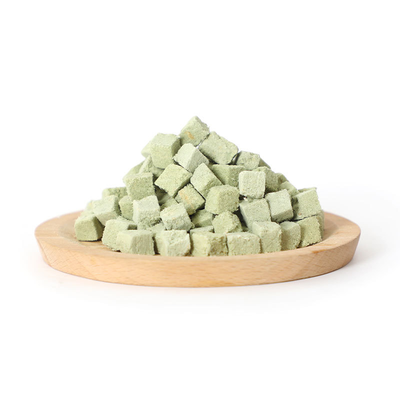 Freeze dried chicken cat grass pancake