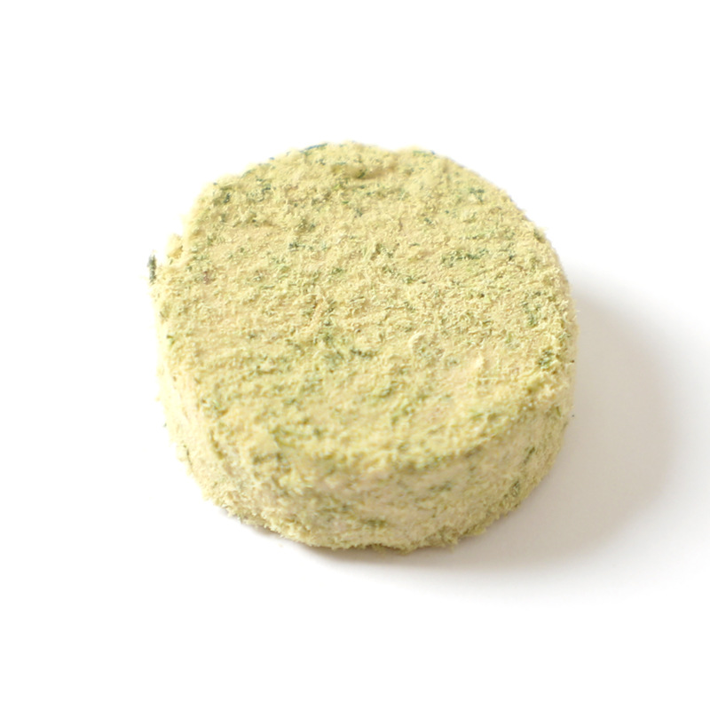 Freeze dried chicken cat grass pancake