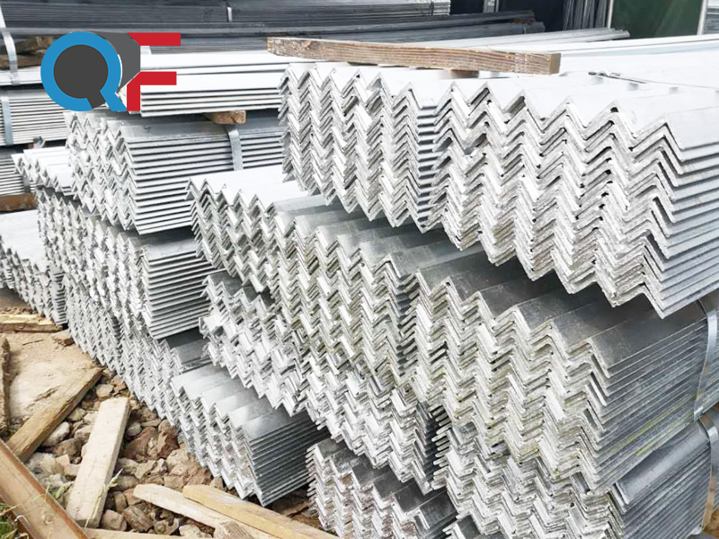 Оцинкованный уголок